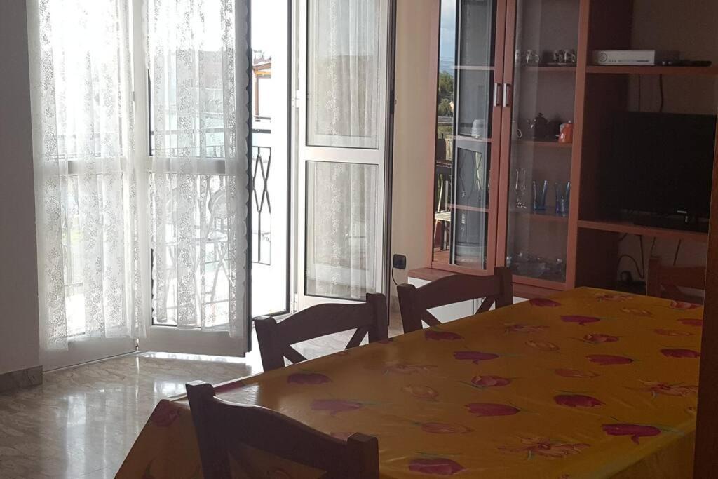 Albenga Sul Mare Famiglie Ed Amici Fino 10 Posti Apartman Kültér fotó