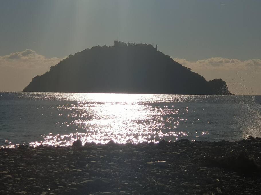 Albenga Sul Mare Famiglie Ed Amici Fino 10 Posti Apartman Kültér fotó