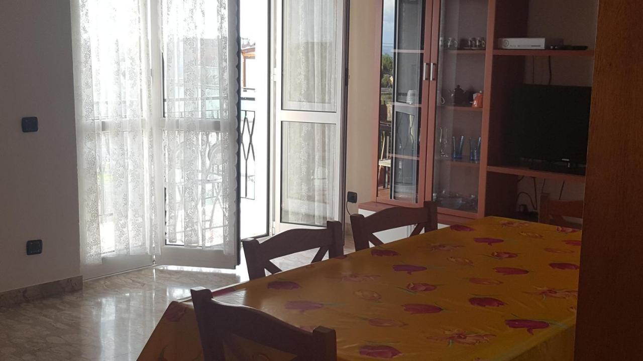 Albenga Sul Mare Famiglie Ed Amici Fino 10 Posti Apartman Kültér fotó