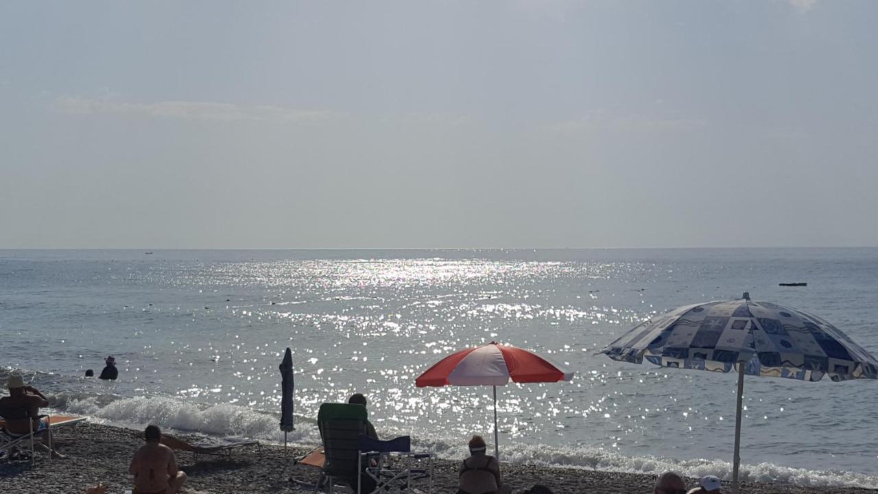 Albenga Sul Mare Famiglie Ed Amici Fino 10 Posti Apartman Kültér fotó