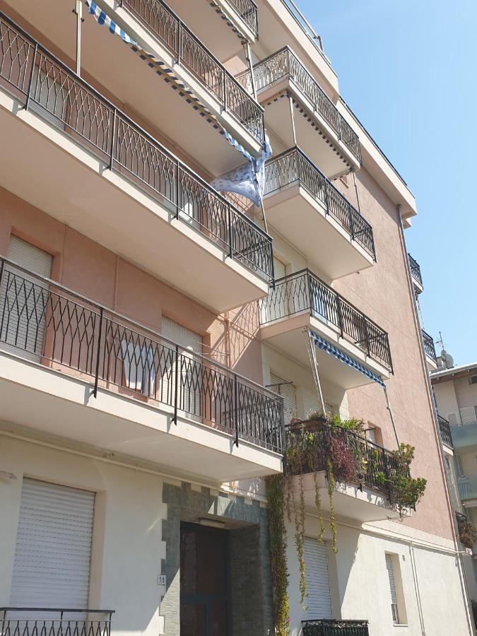 Albenga Sul Mare Famiglie Ed Amici Fino 10 Posti Apartman Kültér fotó